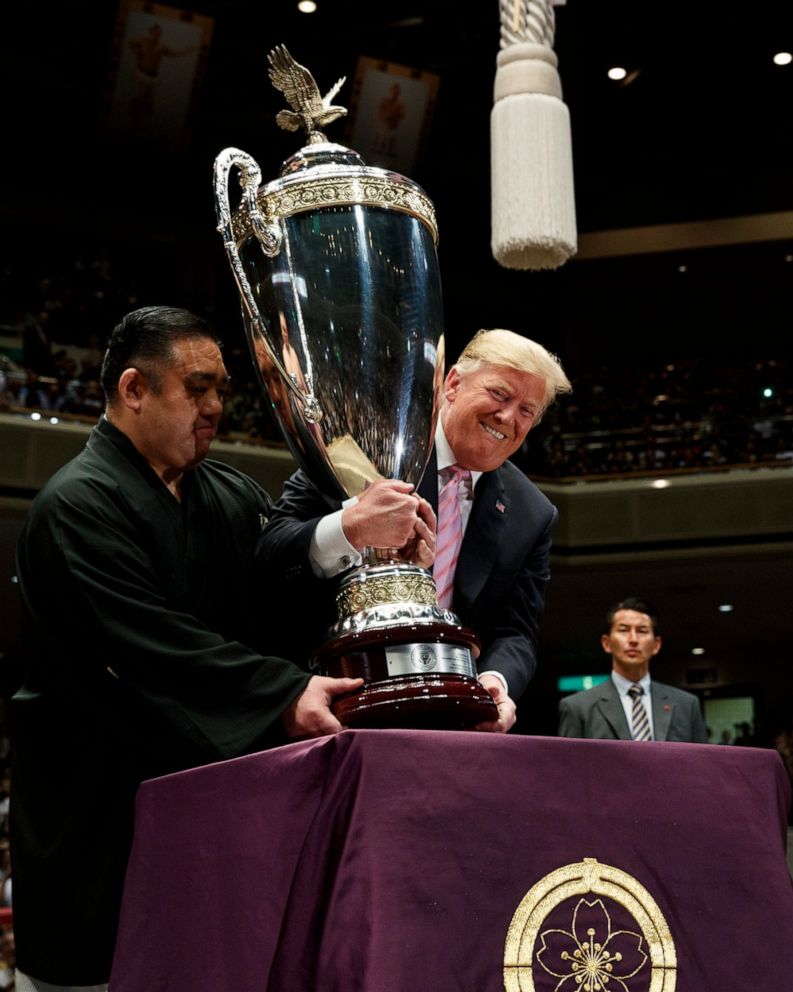 President Trump Awards Giant President S Cup Trophy To Sumo Wrestling Champion Abc News
