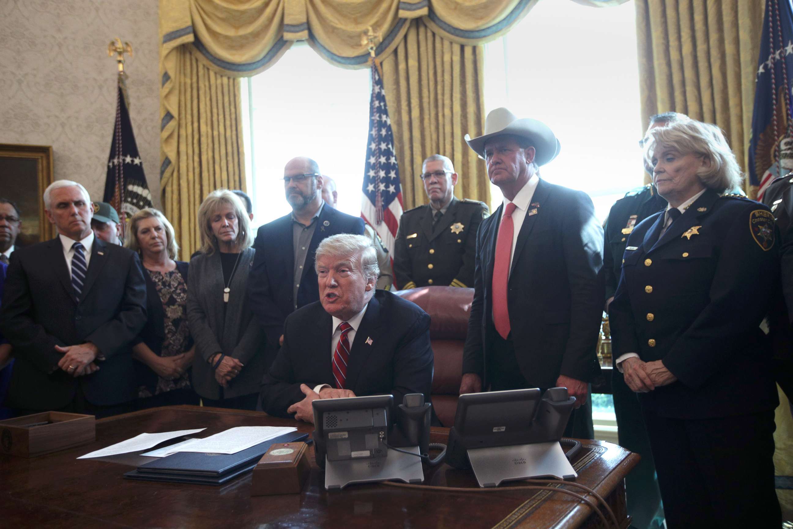 PHOTO: President Donald Trump speaks on border security in the Oval Office of the White House March 15, 2019.