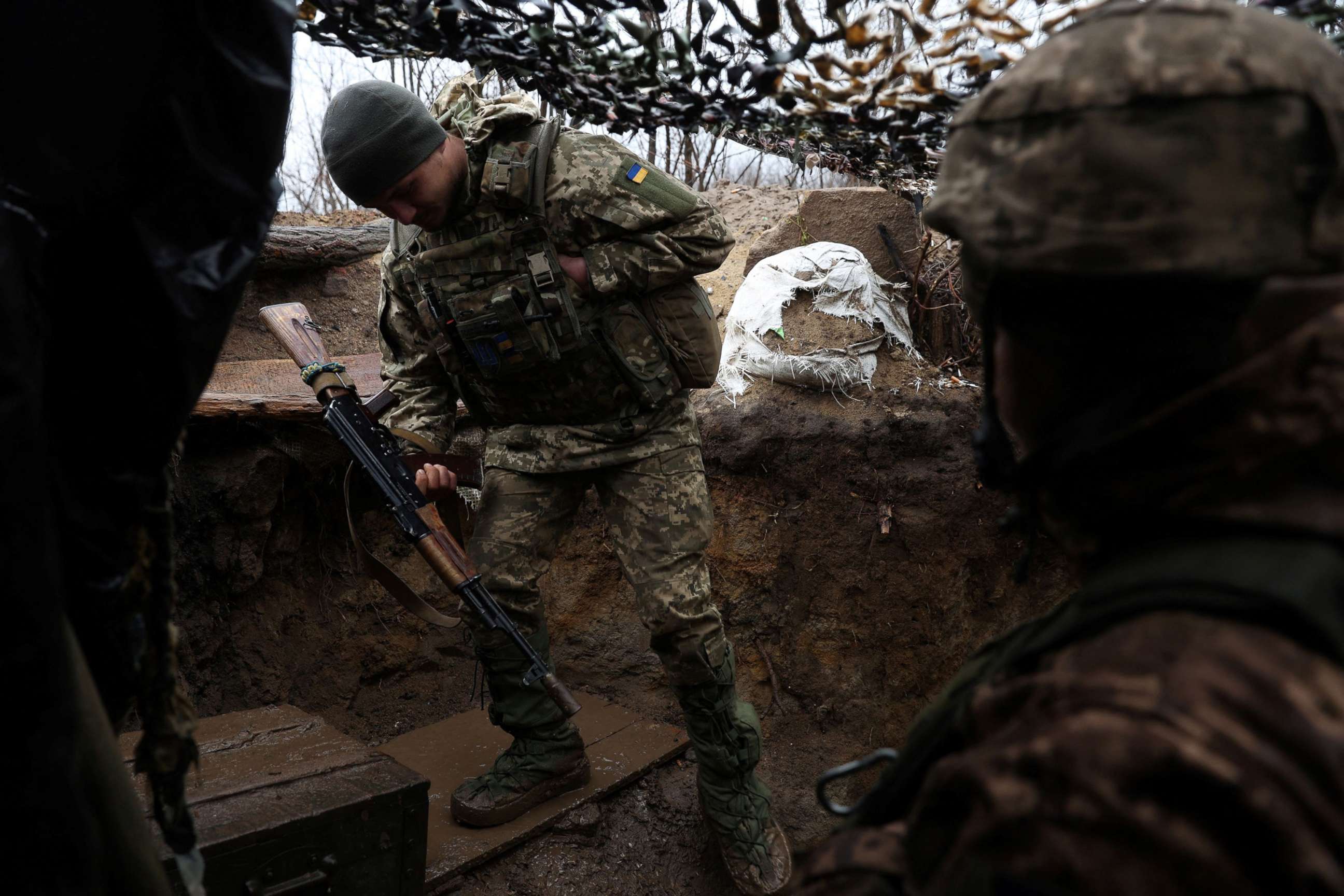 PHOTO: Ukrainian servicemen attend at their position on the front line not far from the town of New York, Donetsk region, April 14, 2022, amid Russian invasion of Ukraine. 