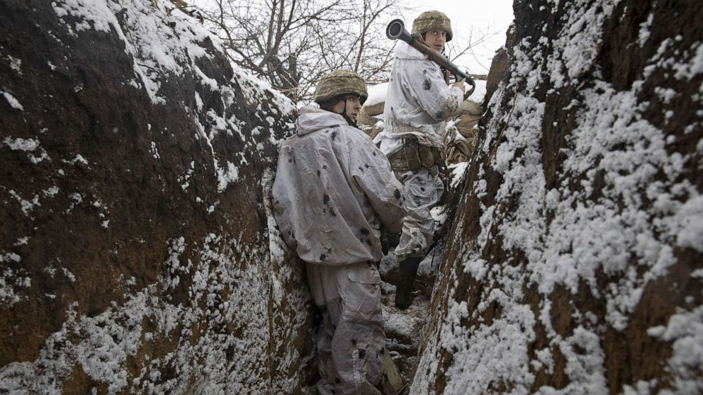PHOTO: Ukrainian soldiers are pictured on the front line of Katerynivka, in the Luhansk province of eastern Ukraine, Jan. 18, 2022.