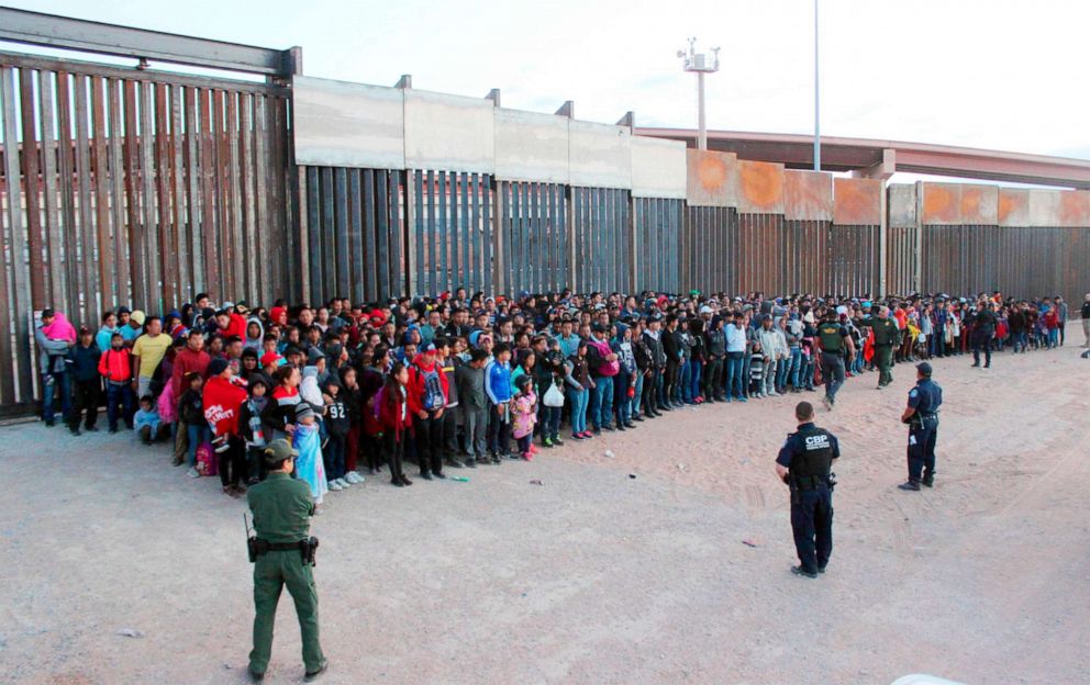 PHOTO: Migrants who crossed the U.S.-Mexico border in El Paso, Texas, the largest that the Border Patrol says it has ever encountered, May 29, 2019.