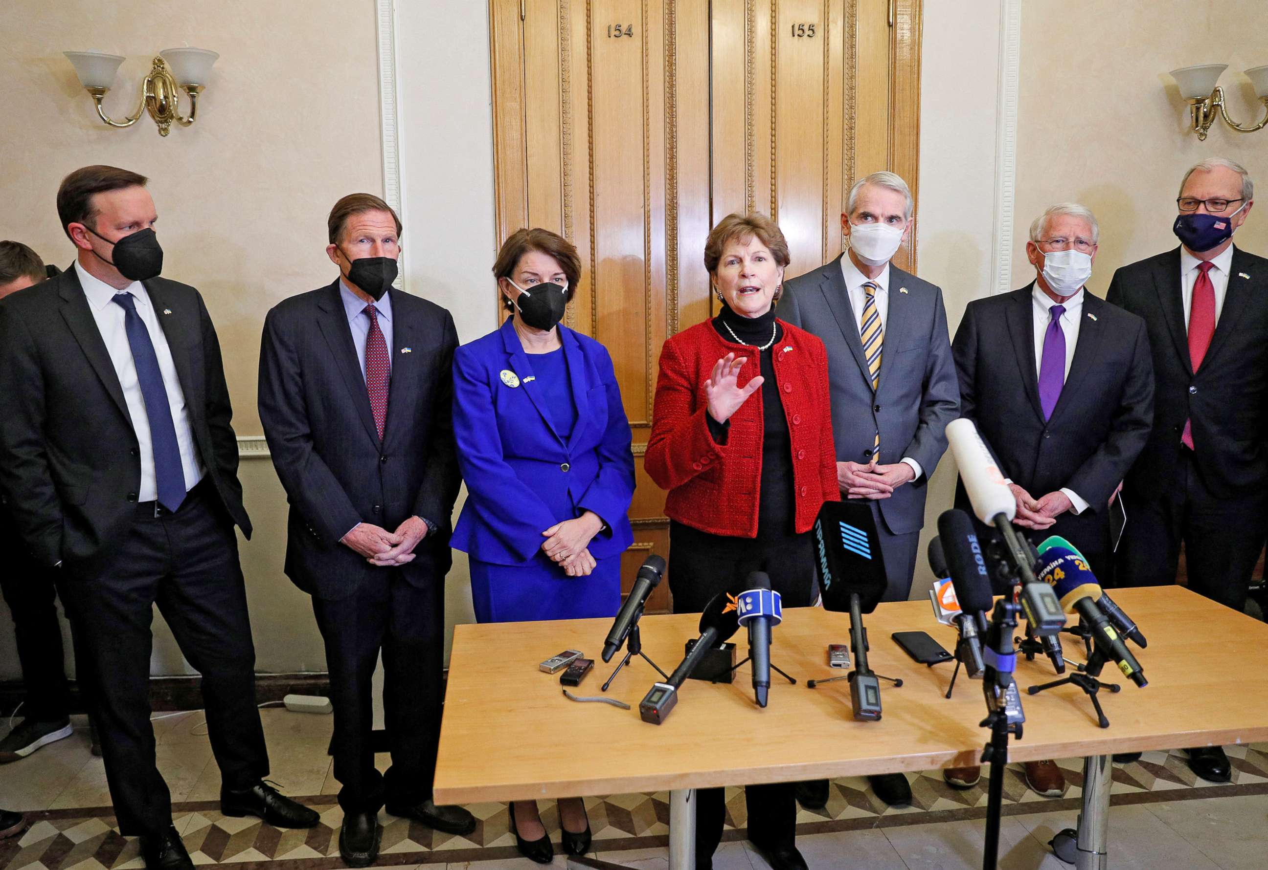 PHOTO: U.S. Senators Chris Murphy, Richard Blumenthal, Amy Klobuchar, Jeanne Shaheen, Rob Portman, Roger Wicker and Kevin Cramer attend a news briefing following their meeting with Ukrainian President Volodymyr Zelenskiy in Kyiv, Ukraine Jan. 17, 2022.