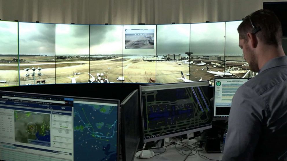 PHOTO: In Houston, United Airlines has launched its own virtual ramp control tower to quickly move passengers aboard their planes to and from the taxiway.