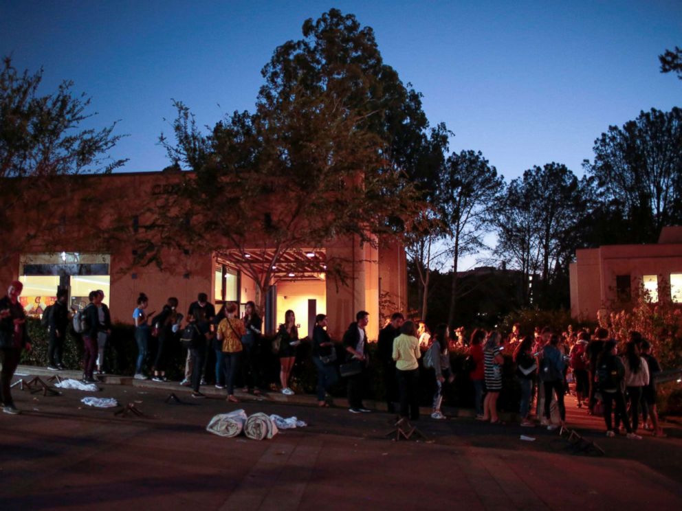 PHOTO: Voters wait to cast their midterm election ballots at the Cross Cultural Center in Irvine, Calif., Nov. 6, 2018.