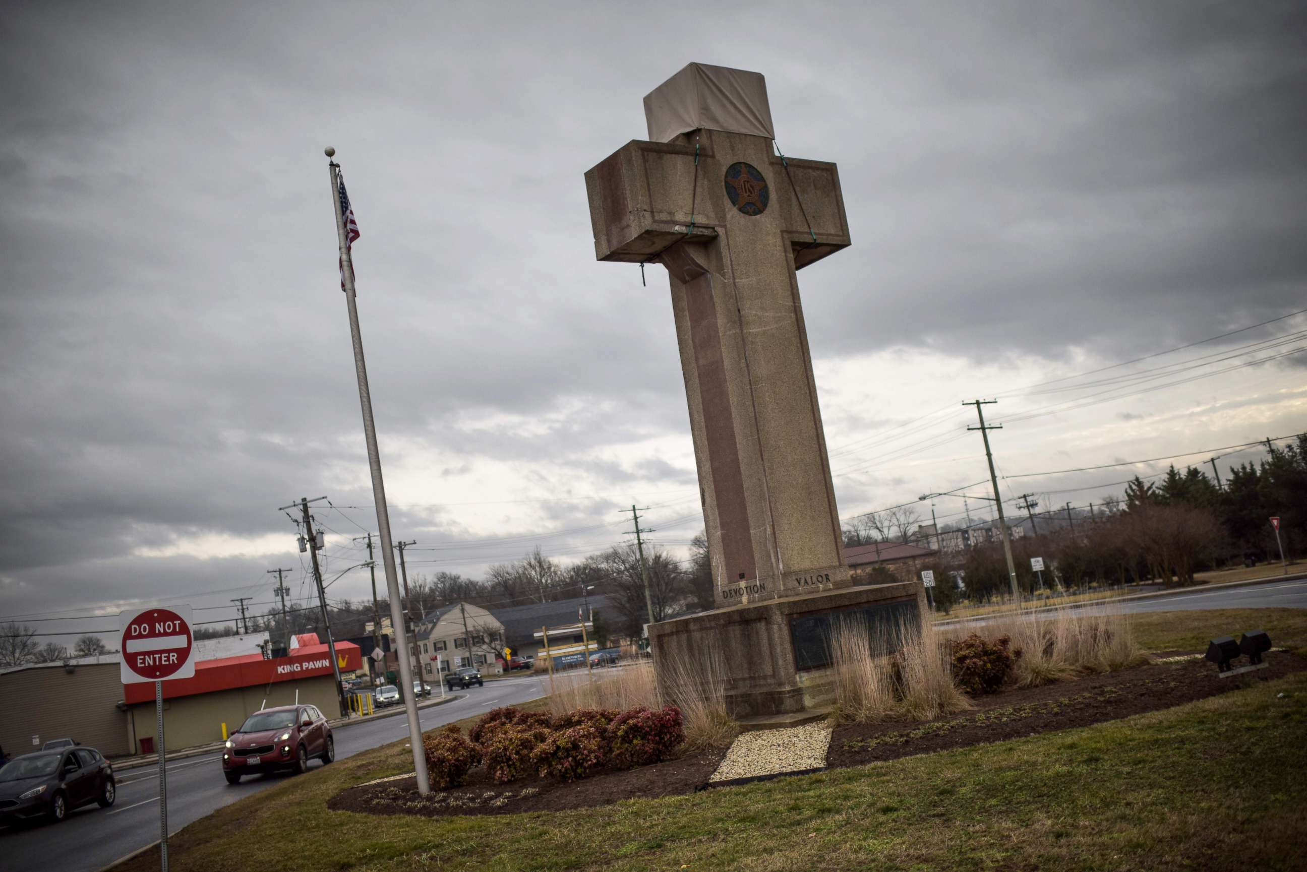 PHOTO: The World War I memorial cross in Bladensburg, Maryland is seen, Feb. 8, 2019.