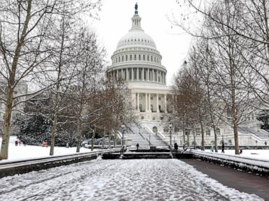 Congress holds off government shutdown for a few more weeks