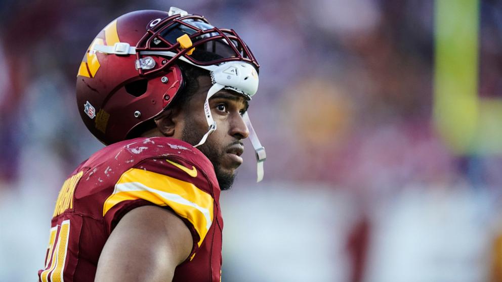PHOTO: Bobby Wagner