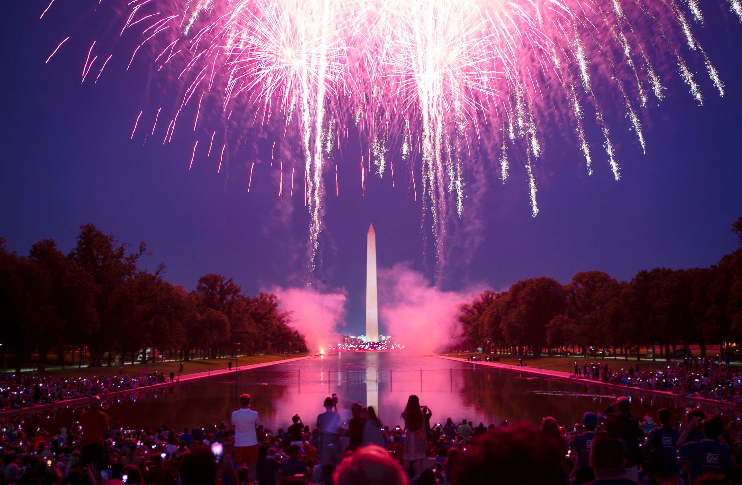 PHOTO: Fireworks illuminate the National Mall in celebration of Independence Day in Washington, D.C. on July 4, 2018.