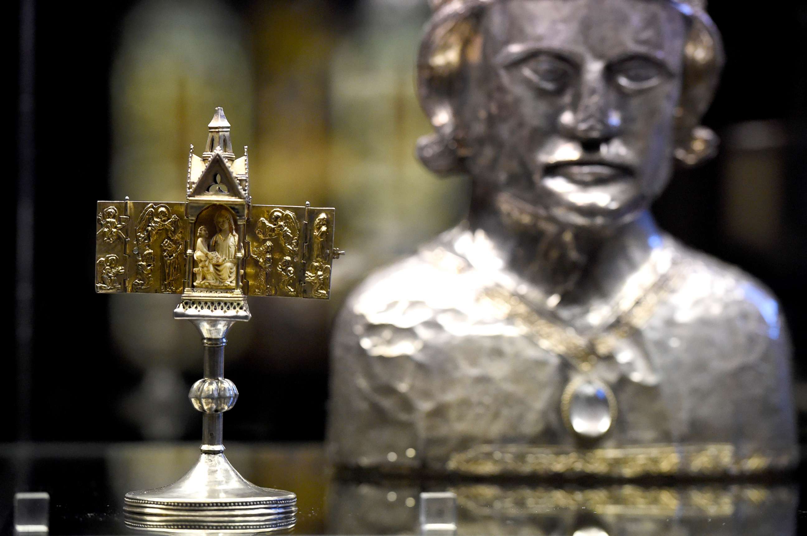 PHOTO: A retractable altar part of the or Guelph Treasure, is pictured at the Kunstgewerbemuseum on Feb. 24, 2015 in Berlin. The US Supreme court will hold a a hearing on the collection of art acquired by the Nazi regime from Jewish art dealers. 