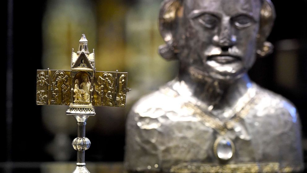 PHOTO: A retractable altar part of the or Guelph Treasure, is pictured at the Kunstgewerbemuseum on Feb. 24, 2015 in Berlin. The US Supreme court will hold a a hearing on the collection of art acquired by the Nazi regime from Jewish art dealers. 