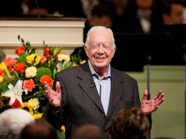 Jimmy Carter receives Holbrooke award from Dayton Literary Peace Prize Foundation