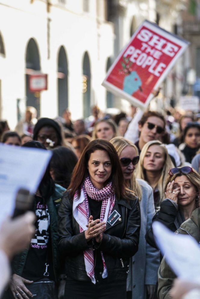 PHOTO: Asia Argento takes part in the Women's March 2018, with her daughter Anna Lou Castoldi, in Rome, Jan. 20, 2018.