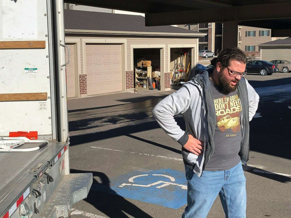 PHOTO: George Jankowski, a furloughed U.S. Department of Agriculture worker, helps a friend move out of an apartment in Cheyenne, Wyo., Jan. 14, 2019.