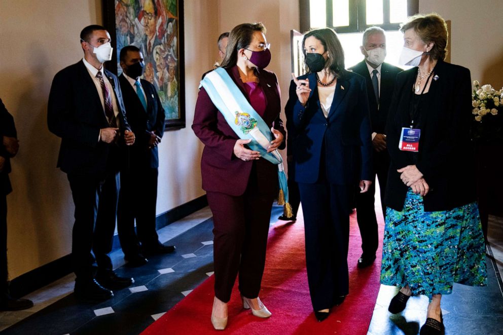 PHOTO: Honduran President Xiomara Castro and Vice President Kamala Harris walk through the presidential palace in Tegucigalpa, Honduras on Jan. 27, 2022.