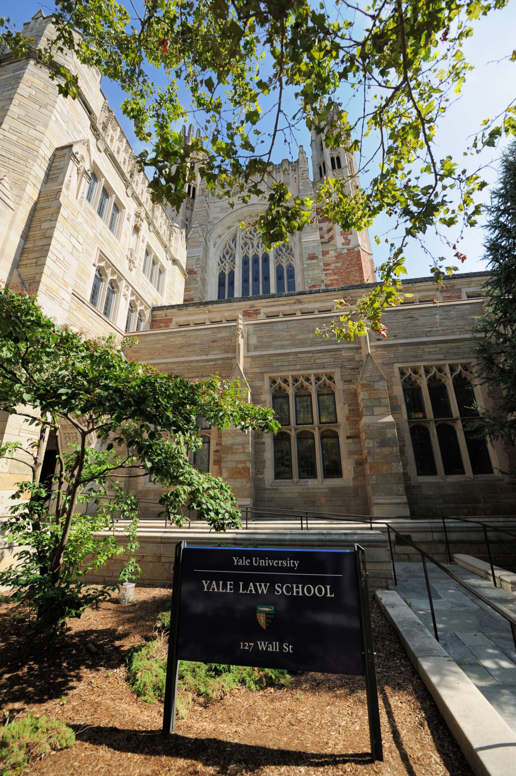 PHOTO: A sign in front of Yale Law School on the campus of Yale University in New Haven, Conn.