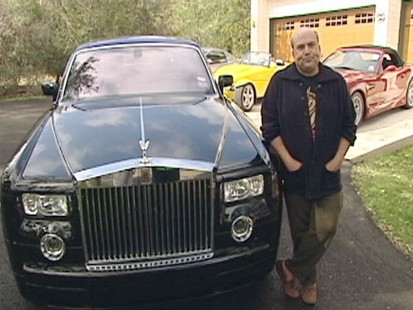 VIDEO: Self-help consultant charges thousands for session on wheels in his Rolls Royce.
