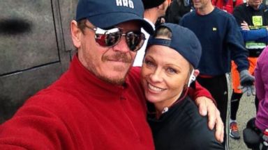 PHOTO: Pamela Anderson poses with her brother Gerry at the 2013 NY Marathon, Nov. 3, 2013.