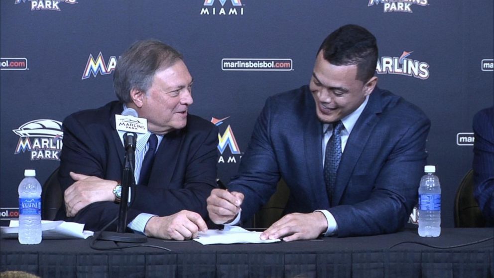Giancarlo Stanton agrees to $325-million contract with Miami