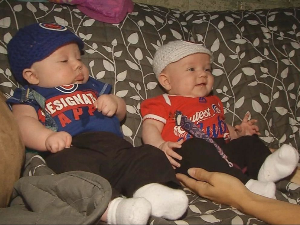 Chicago Cubs fans charmed by twins, Addison and Clark - ABC7 Chicago