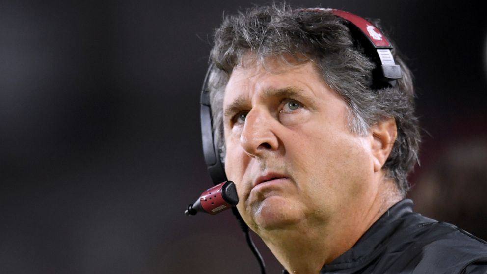 Mississippi State college football coach Mike Leach dies after heart attack  - ABC News
