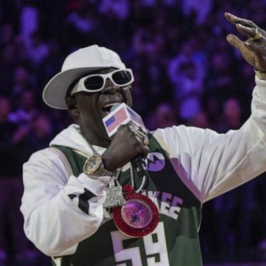 VIDEO: Flavor Flav sings national anthem at Milwaukee Bucks game