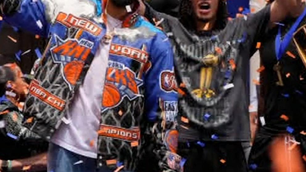USPS worker delivers mail through parade as New York Knicks celebrate victory