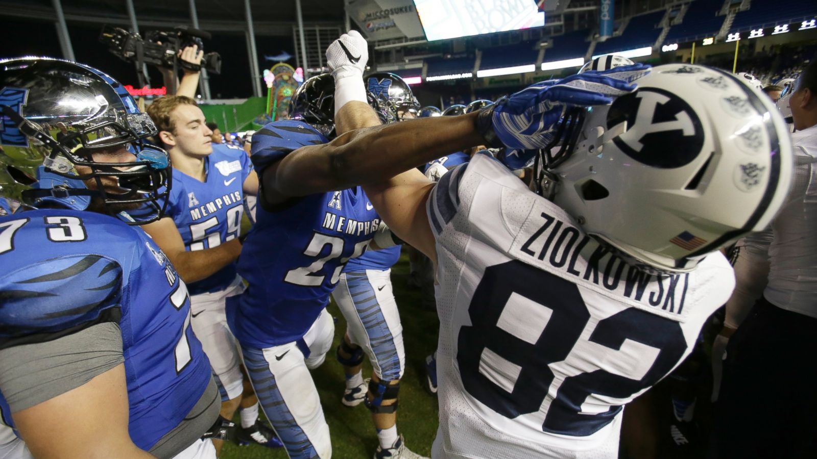 Memphis-BYU Bowl Game Ends With Brawl - ABC News