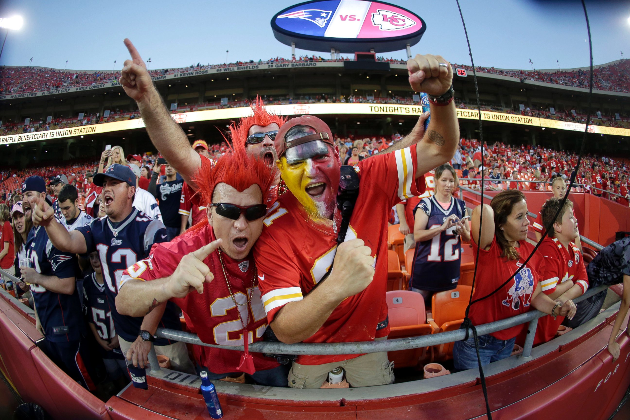 PHOTO: Football fans cheer before the start of an NFL football game between the Kansas City Chiefs and the New England Patriots at Arrowhead Stadium, Sept. 29, 2014, in Kansas City, Mo.
