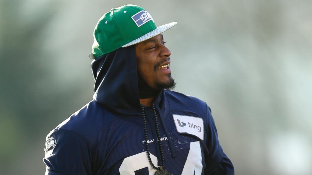 PHOTO: Seattle Seahawks running back Marshawn Lynch stands on the field following NFL football practice,Jan. 14, 2015, in Renton, Wash. 