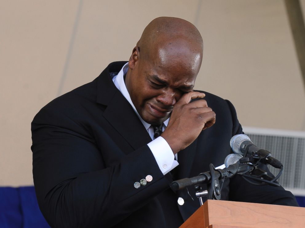 PHOTO: National Baseball Hall of Fame inductee Frank Thomas wipes away tears as he speaks during an induction ceremony at the Clark Sports Center, July 27, 2014, in Cooperstown, N.Y.