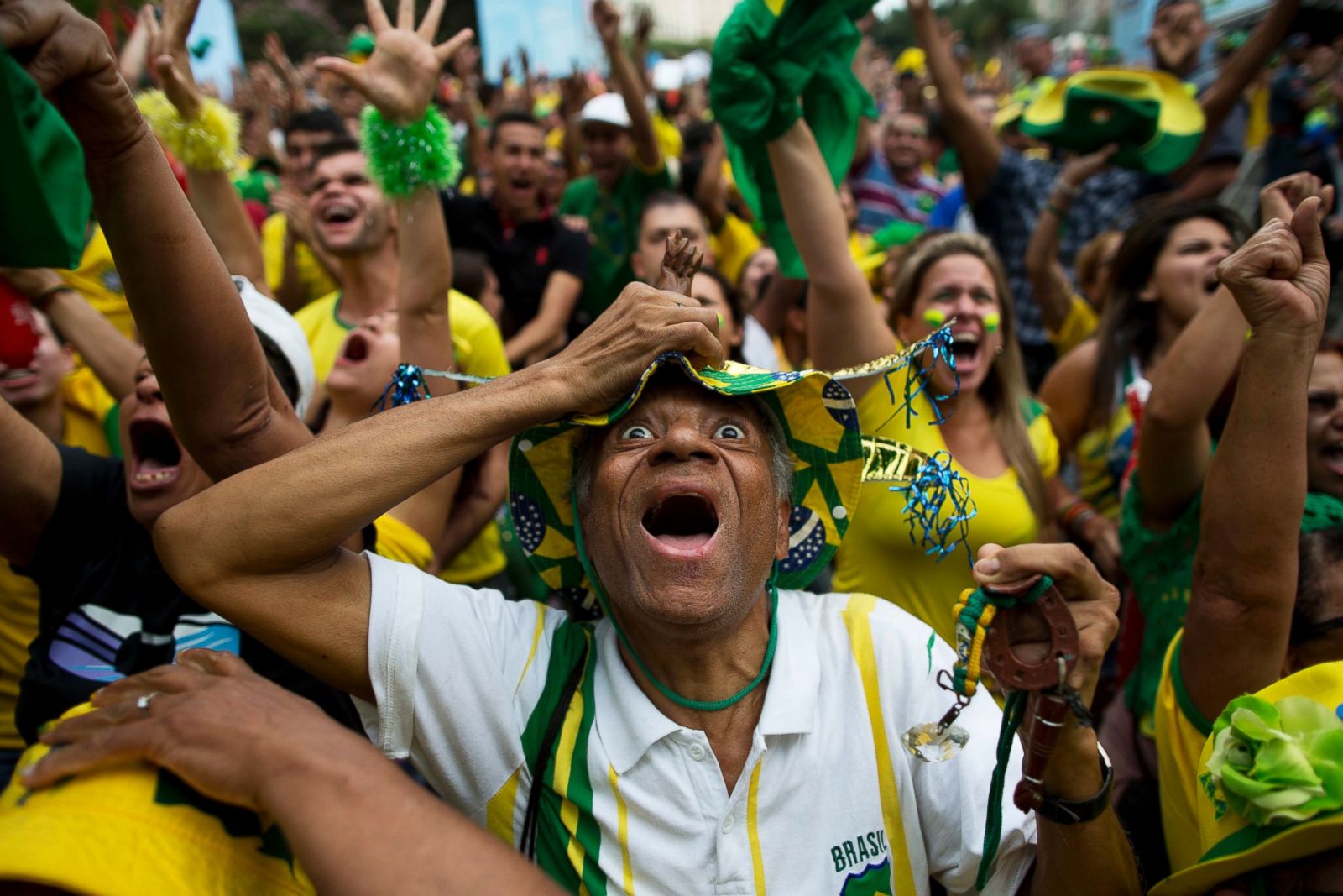 the-most-beautiful-fans-of-the-2022-world-cup-in-part-two-3pcs