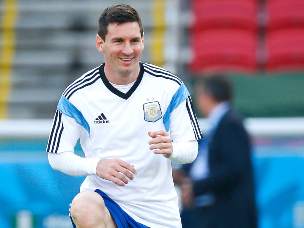 PHOTO: Argentinas Lionel Messi warms up during a training session at the Beira-Rio Stadium in Porto Alegre, Brazil, June 24, 2014.