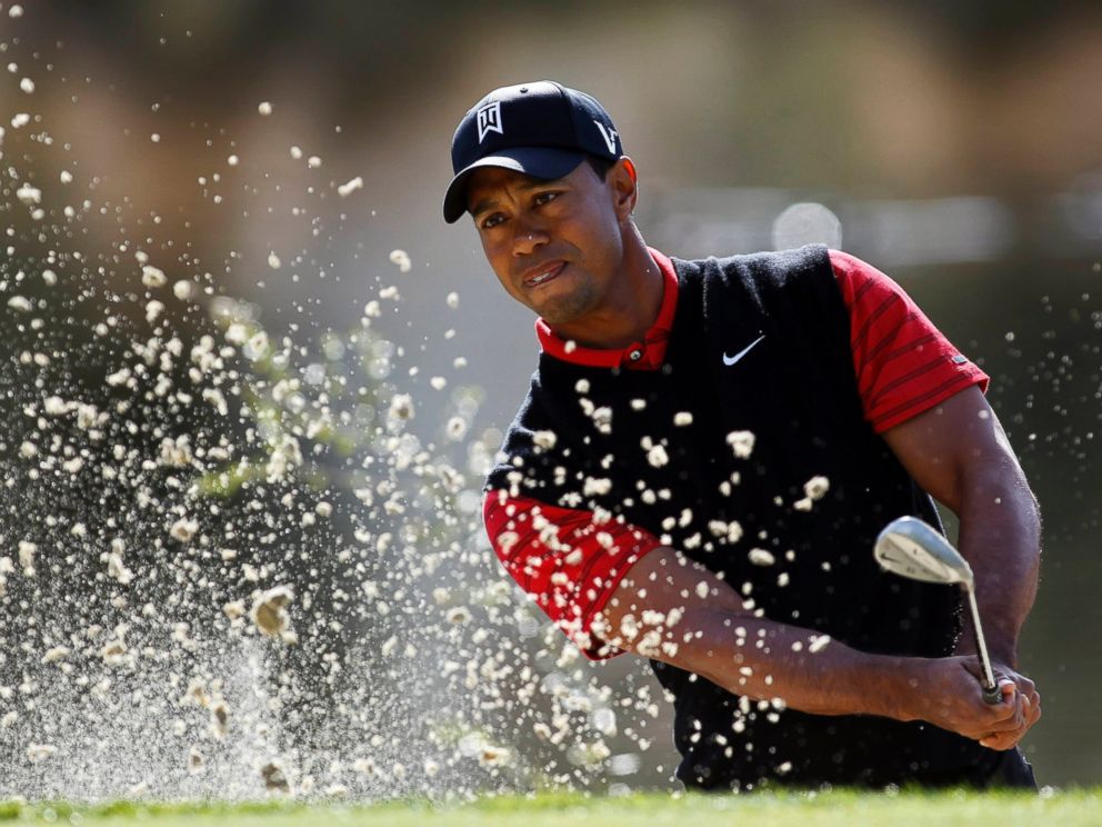 PHOTO: Tiger Woods on the third hole during the final round of the Chevron World Challenge golf tournament.