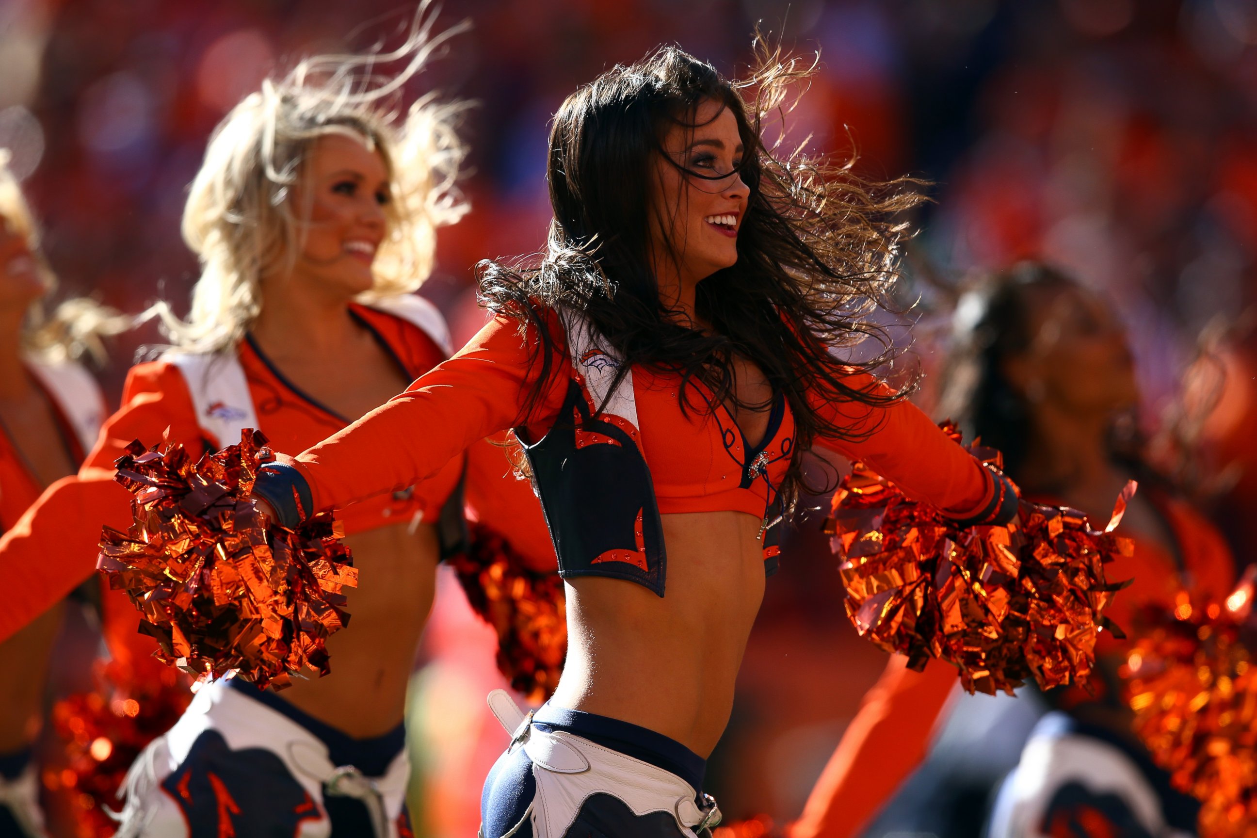 PHOTO: Denver Broncos cheerleaders perform during the AFC Championship game