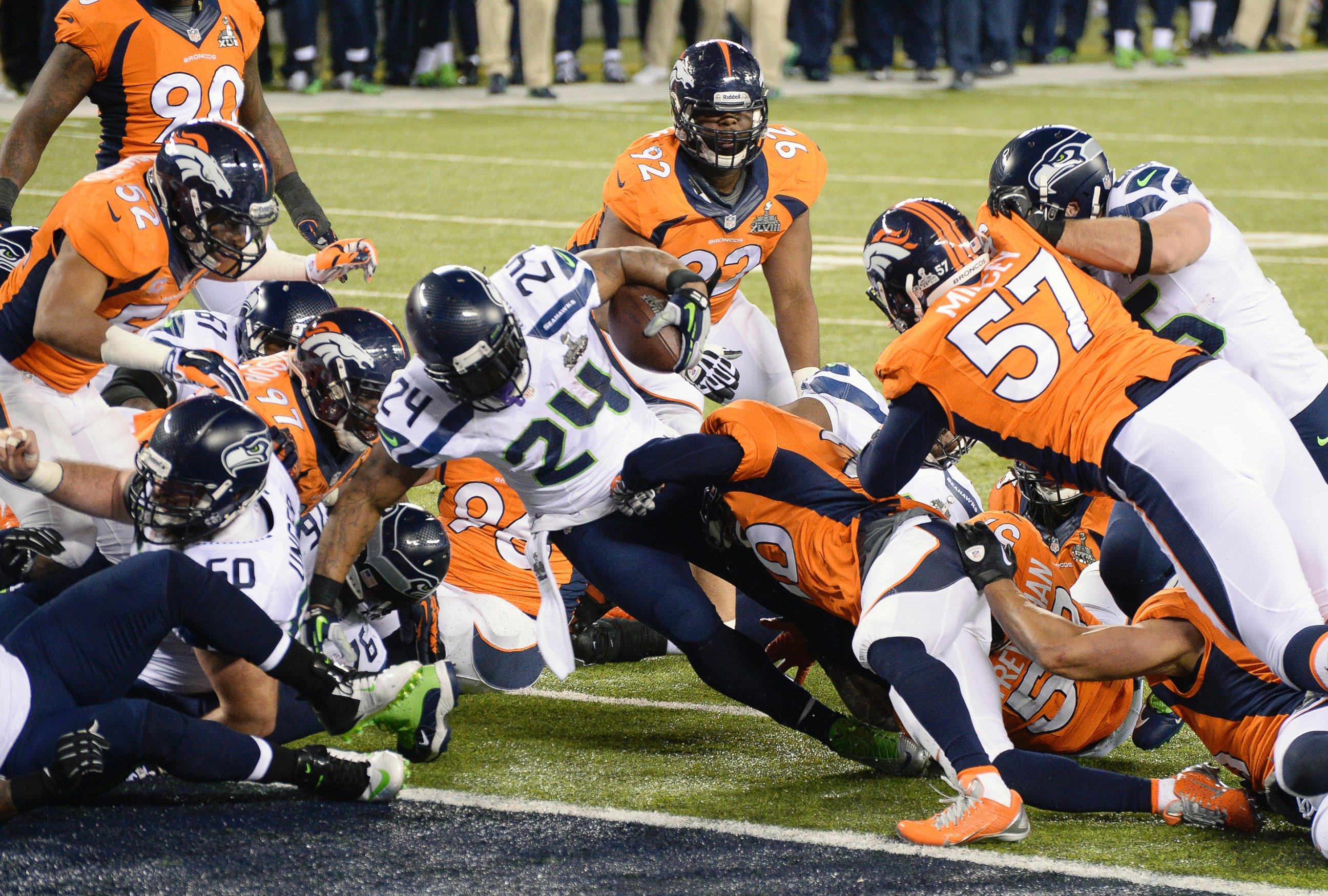 PHOTO: Marshawn Lynch #26 of the Seattle Seahawks scores on a one yard touchdown run 