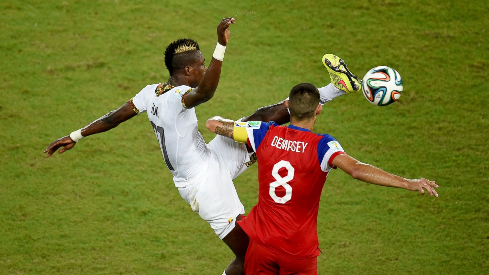 See Clint Dempsey Get Kicked in Face -- and Keep Playing - ABC News