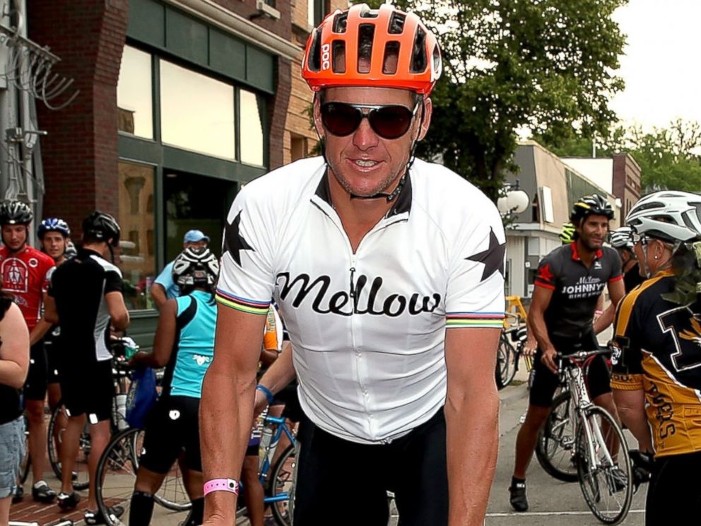 PHOTO: Lance Armstrong departs at the start of the third day of the RAGBRAI en route to West Des Moines, July 23, 2013, in Perry, Iowa.