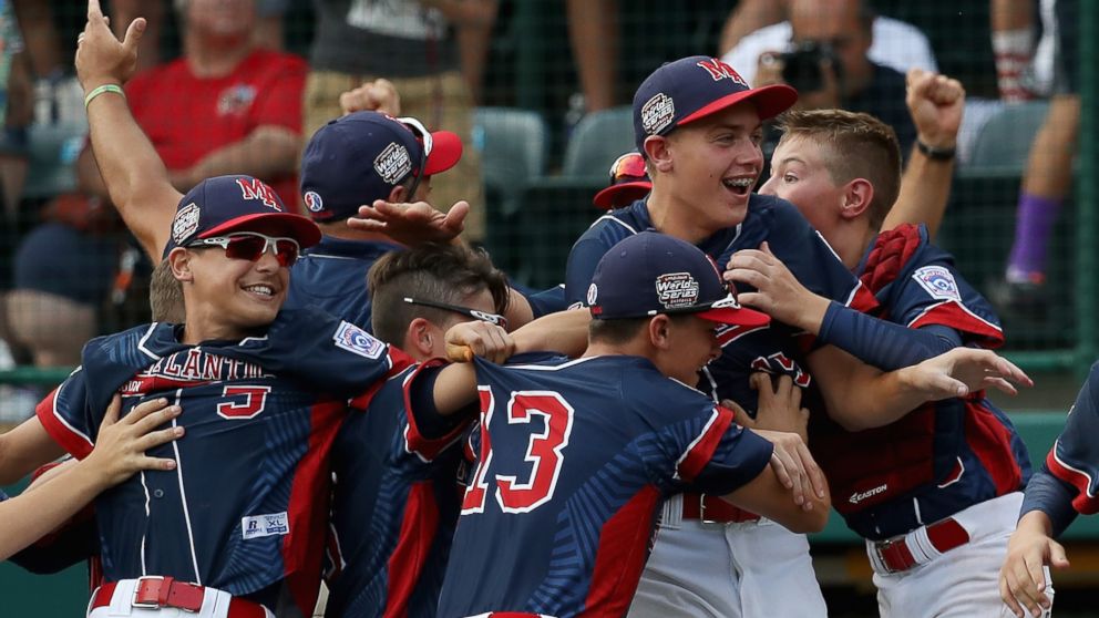 Thousands Turn Out to Celebrate New York Team's 'Amazing' Little League
