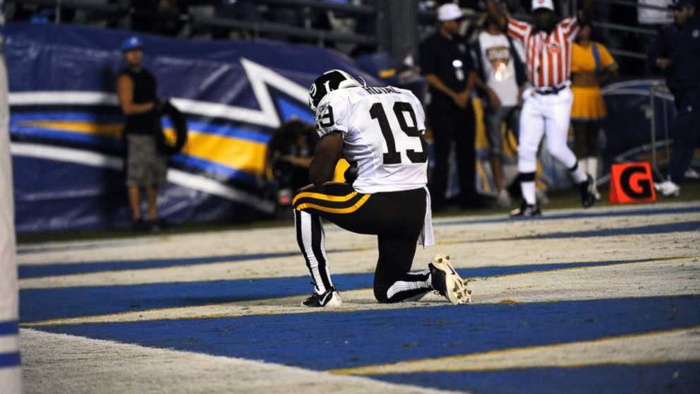 PHOTO: The Denver Broncos Eddie Royal kneels in the end zone after scoring his 2nd runback for a touchdown vs. the San Diego Chargers at Qualcomm Stadium in San Diego, Oct. 19, 2009.