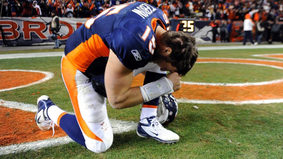 Take A Knee And Pray For Gains With The Tebow Curl