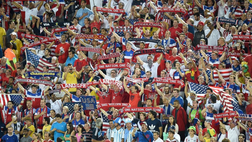 PHOTO: U.S. fans cheer prior to the 2014 FIFA World Cup Brazil Group G match between Ghana and the United States at Estadio das Dunas, June 16, 2014 in Natal, Brazil