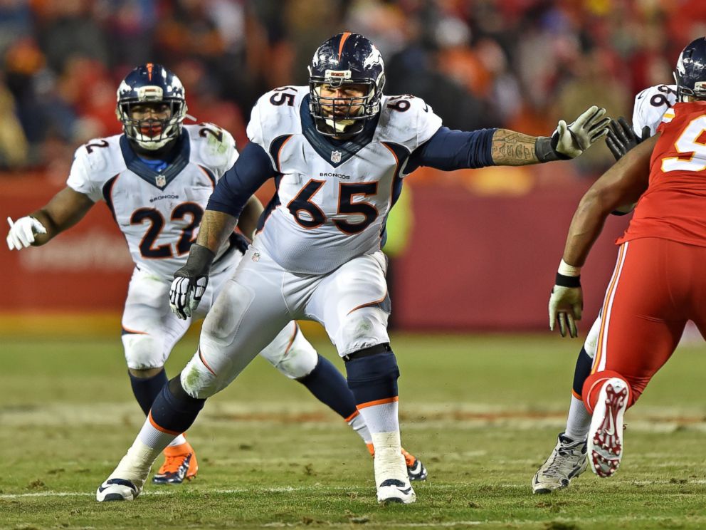 PHOTO: Offensive tackle Louis Vasquez of the Denver Broncos gets set on the line against the Kansas City Chiefs during the first half on Nov. 30, 2014 at Arrowhead Stadium in Kansas City, Missouri.