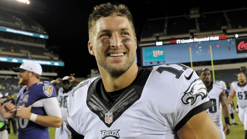 Tim Tebow tops Ndamukong Suh in jersey sales