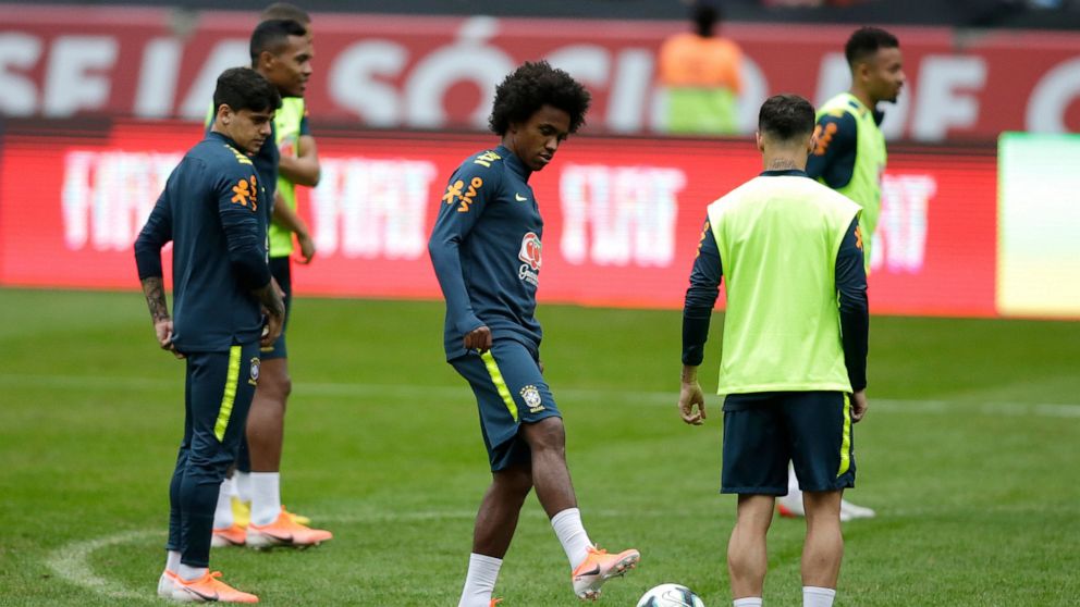 willian practices with brazilian team ahead of copa america abc news willian practices with brazilian team