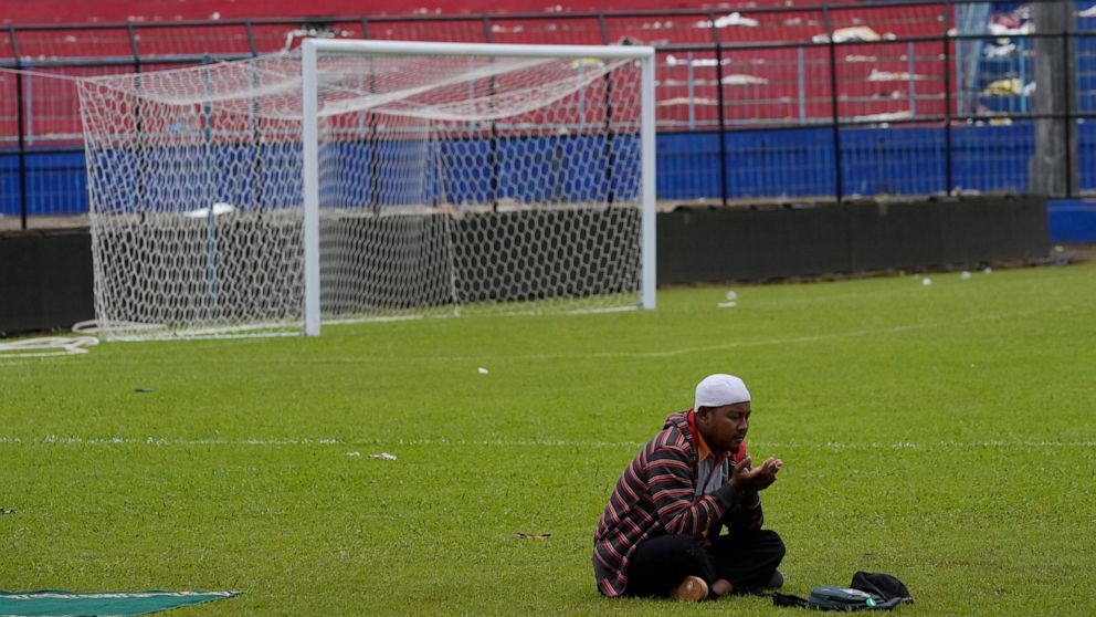 Indonesian recalls stinging tear gas in deadly soccer melee
