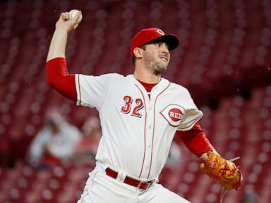 AP source: Matt Harvey, Angels agree to $11M, 1-year deal