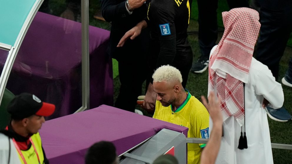 Brazil's Neymar leaves the pitch at the end of World Cup quarterfinal soccer match against Croatia, at the Education City Stadium in Al Rayyan, Qatar, Friday, Dec. 9, 2022. (AP Photo/Alessandra Tarantino)