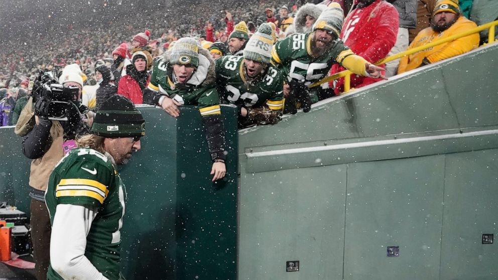 Green Bay Packers' Aaron Rodgers leaves the field after an NFC divisional playoff NFL football game against the San Francisco 49ers Saturday, Jan. 22, 2022, in Green Bay, Wis. The 49ers won 13-10 to advance to the NFC Chasmpionship game. (AP Photo/Mo