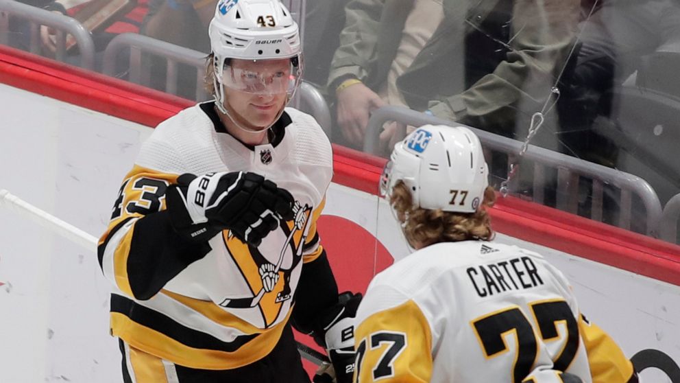 Sidney Crosby records 2 assists 