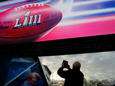 Patriots beat Rams 13-3 in lowest scoring Super Bowl ever